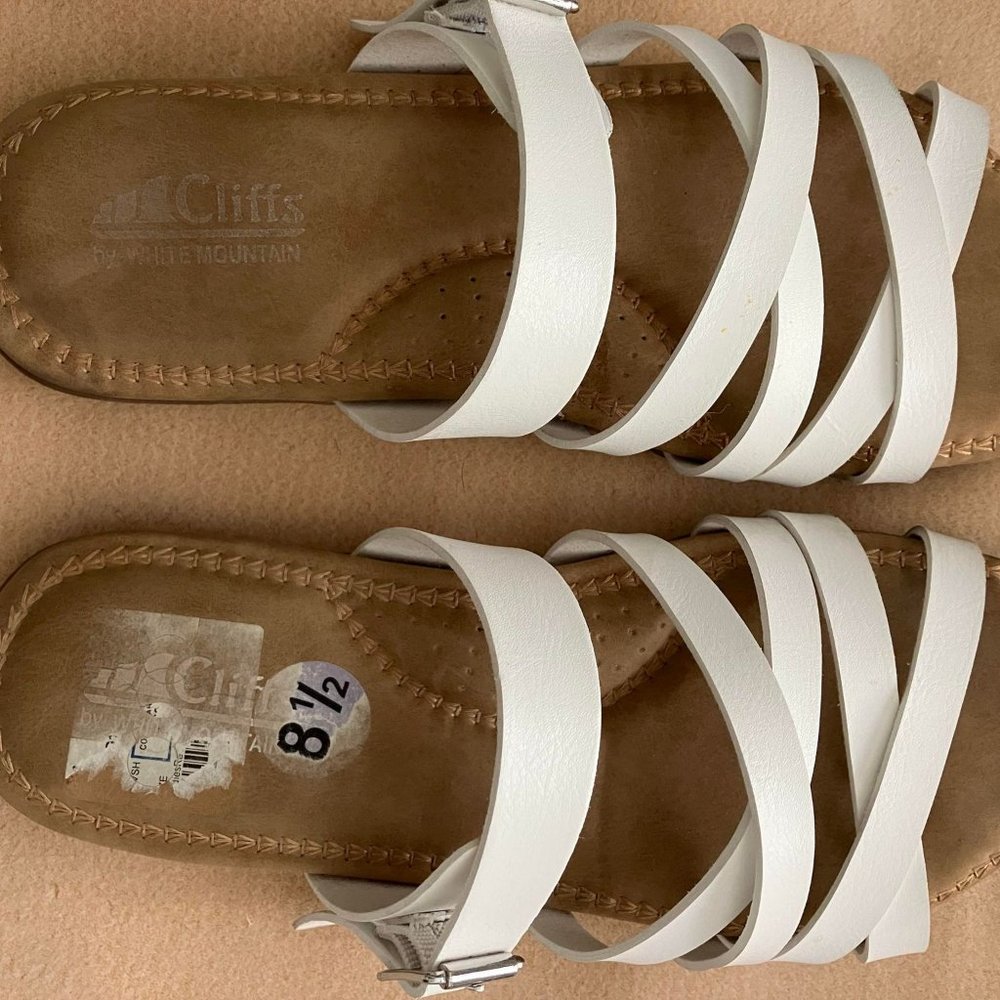 Cliffs White Size 8 1/2 Sandals